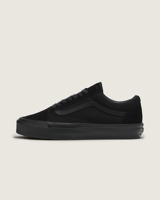 Vans Premium Old Skool Shoe in Blackout