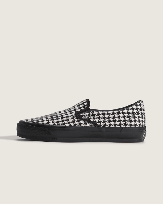 Vans Premium Classic Slip-On Shoe in Houndstooth Black / White