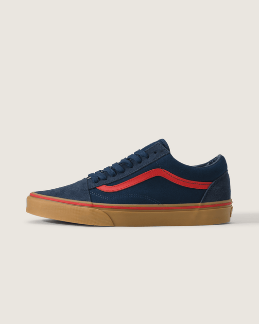 Vans Old Skool Gum Shoe in Navy Blue / Red