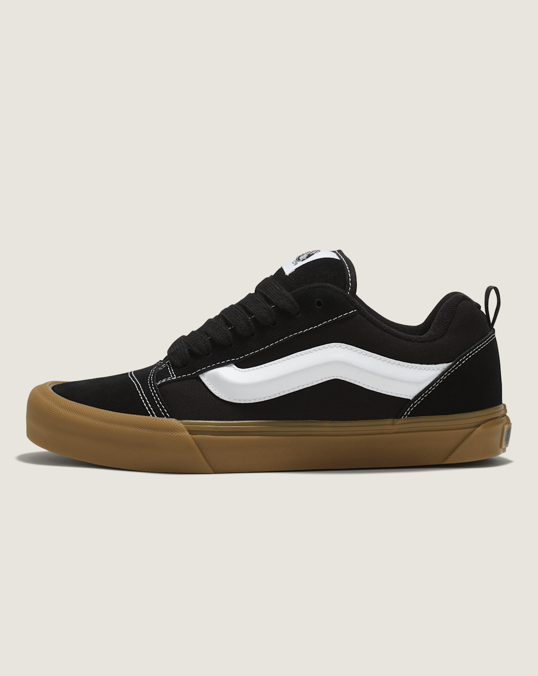 Vans Knu Skool Shoe in Black / Gum