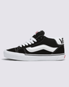 Black / True White
