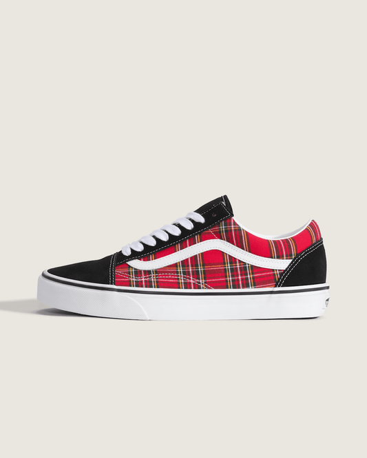 Vans Old Skool Shoe in Red